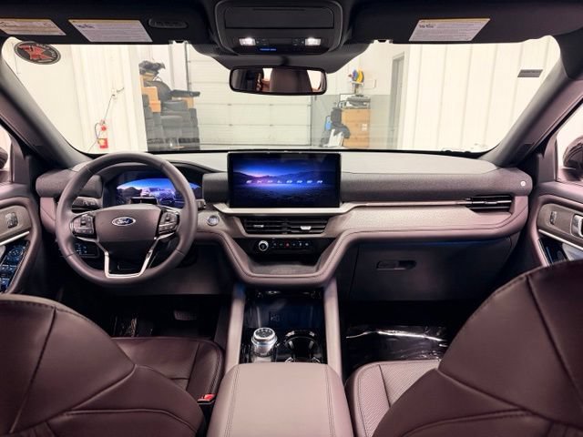 Used 2026 Ford Explorer Platinum w/ LUX Leather Package AWD/4WD image 18