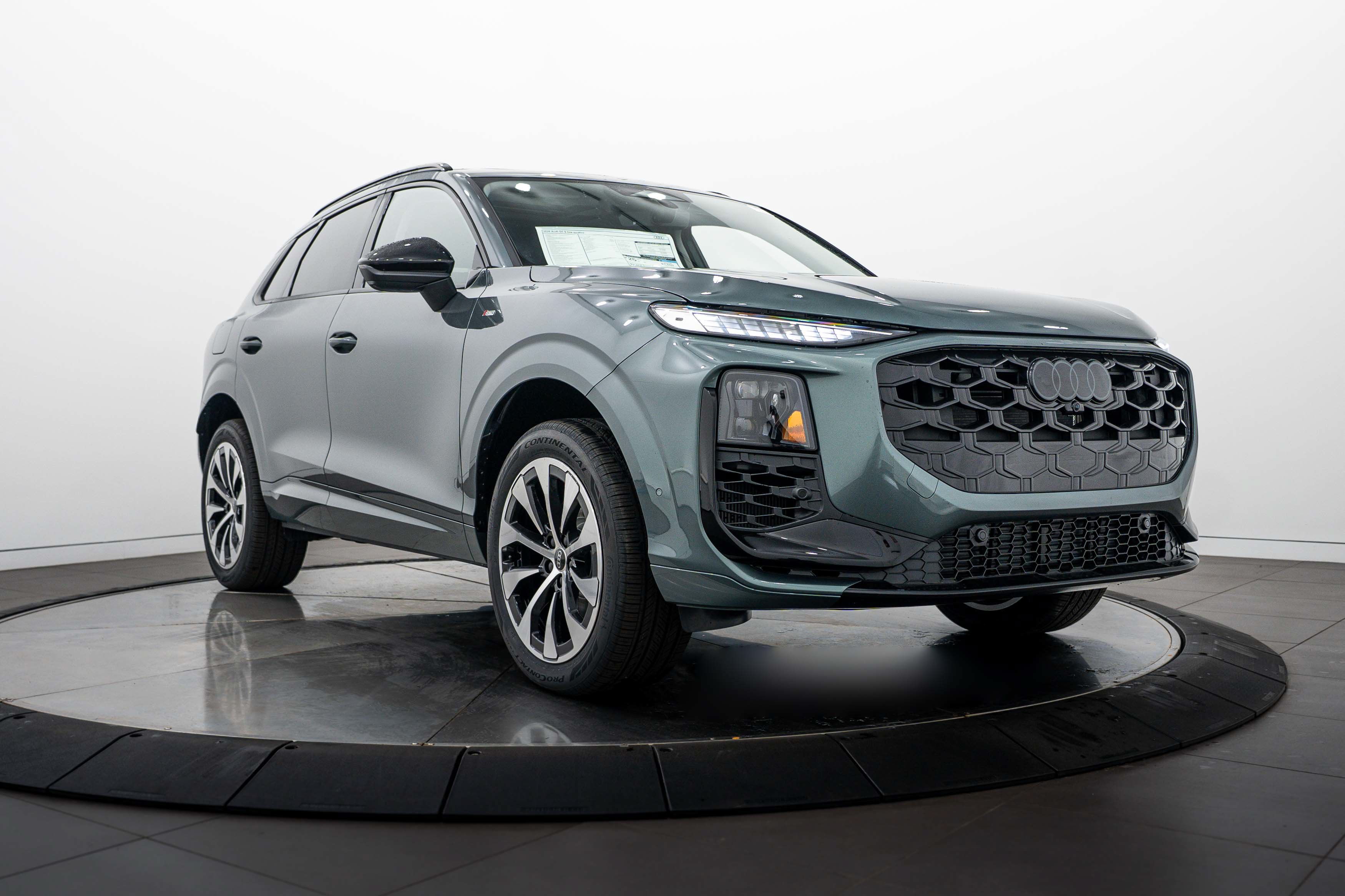 New 2026 Audi Q3 quattro 2.0T AWD/4WD image 1
