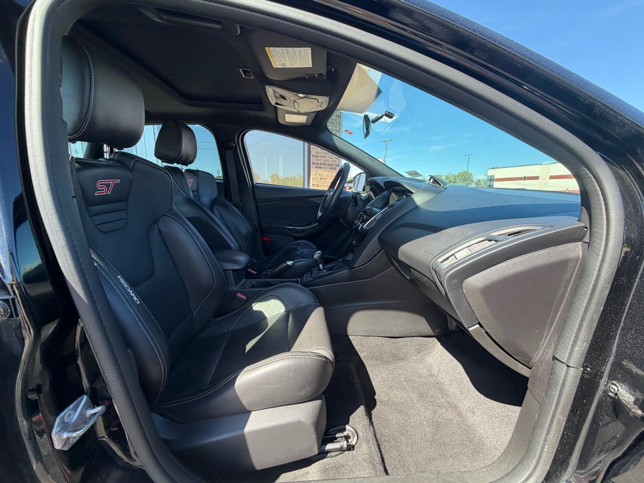 Used 2018 Ford Focus ST FWD image 25
