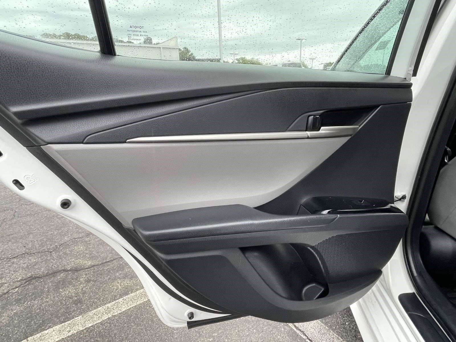 Used 2025 Toyota Camry SE w/ Convenience Package FWD image 15
