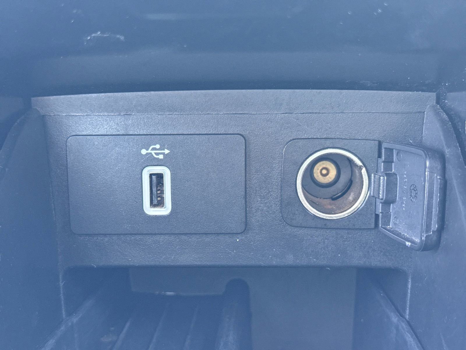 Used 2017 Ford Explorer XLT w/ Equipment Group 202A image 36