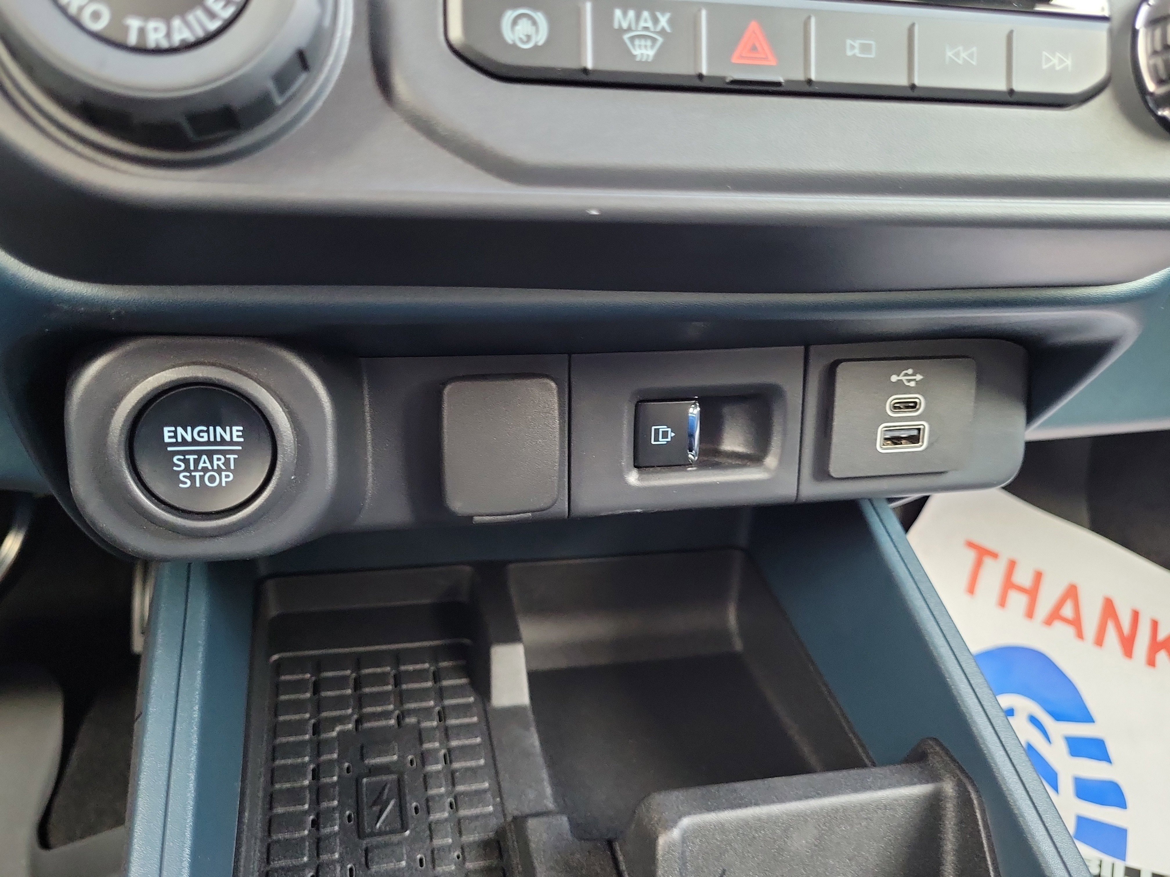 New 2025 Ford Maverick Lariat w/ Black Appearance Package image 29