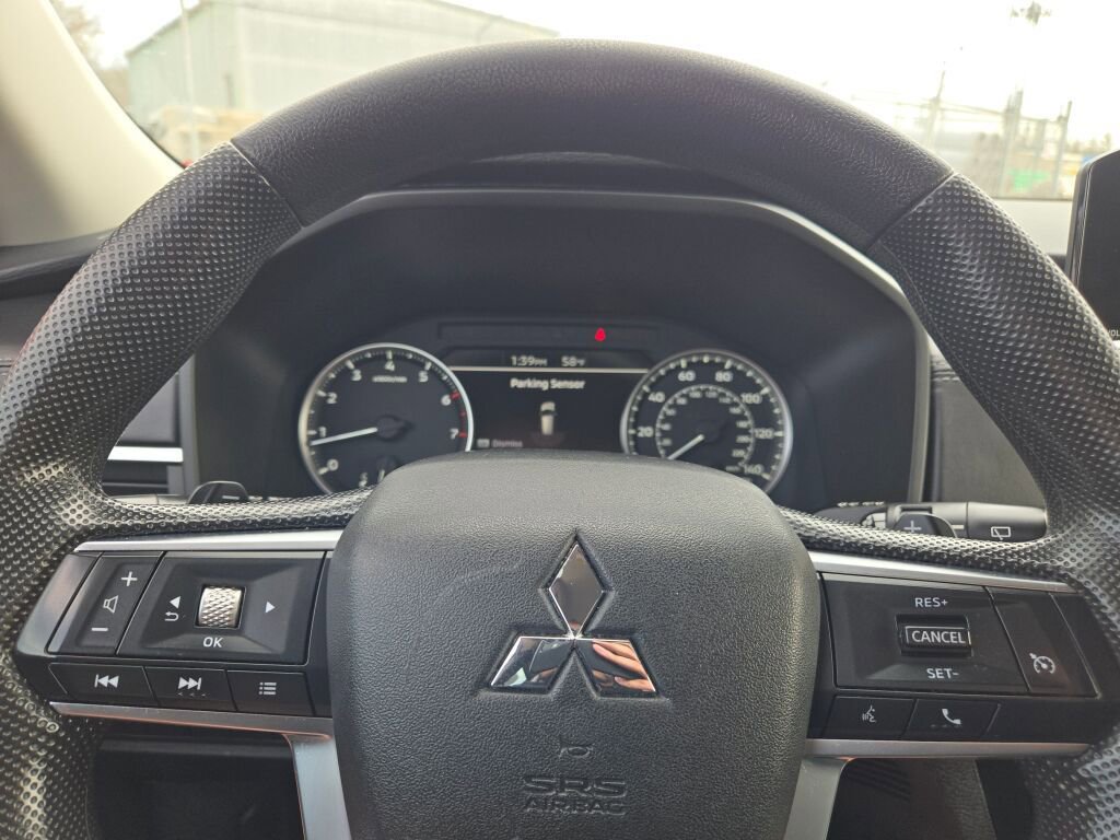 Used 2022 Mitsubishi Outlander ES image 29