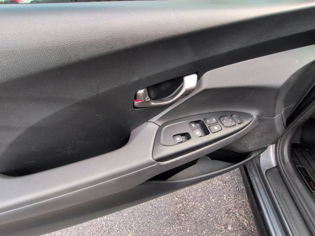Used 2020 Hyundai Veloster Turbo FWD image 15