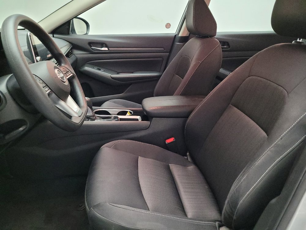 Used 2024 Nissan Altima 2.5 SV image 17