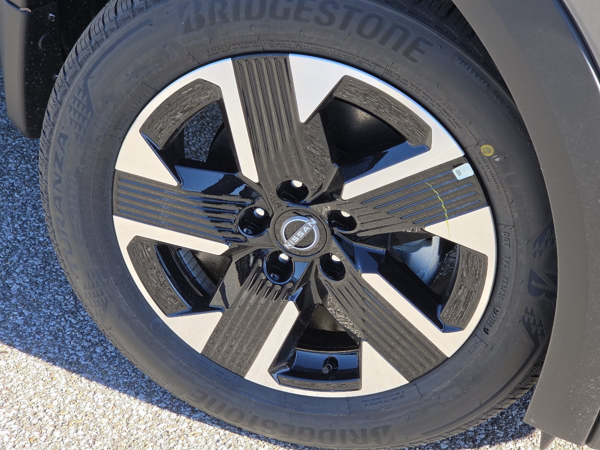 New 2027 Nissan Kicks SV w/ SV Premium Package AWD/4WD image 16