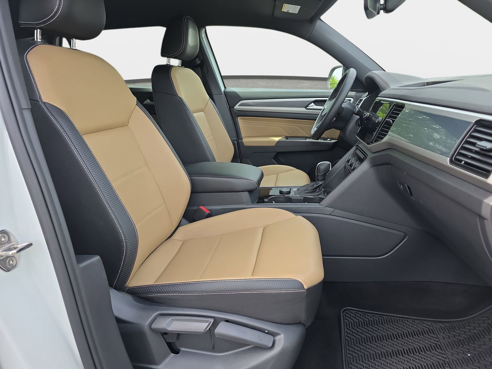 Used 2023 Volkswagen Atlas Cross Sport SE image 10