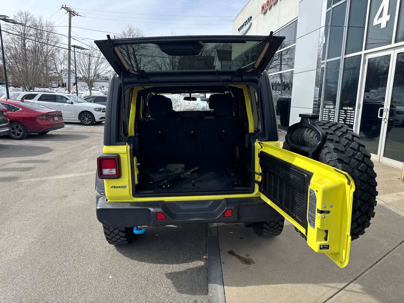 Used 2023 Jeep Wrangler Unlimited w/ Convenience Group image 37