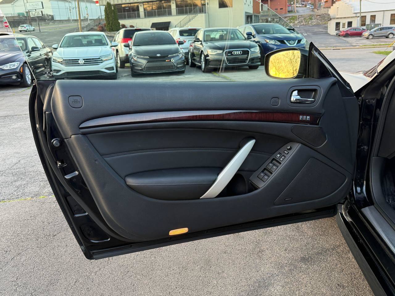 Used 2012 INFINITI G37 Convertible w/ Premium Pkg RWD image 13
