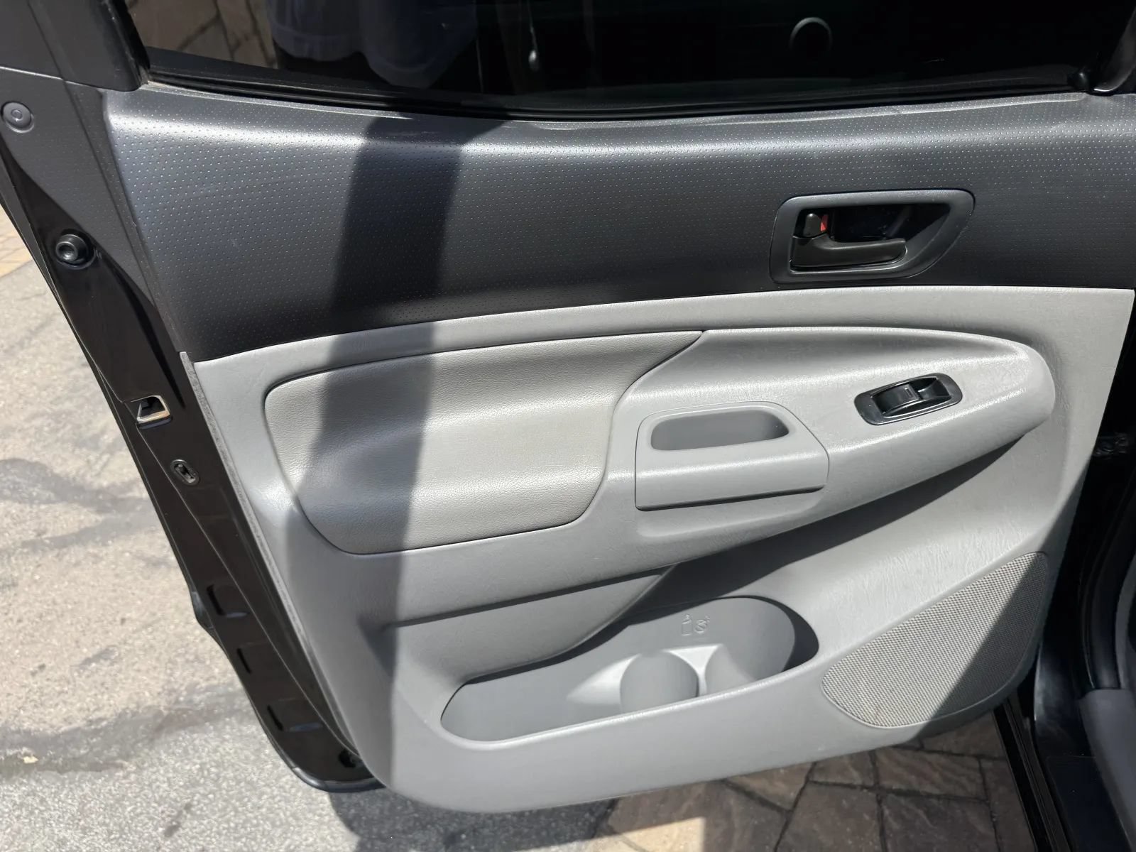 Used 2014 Toyota Tacoma 4x4 Double Cab w/ Limited Package image 34