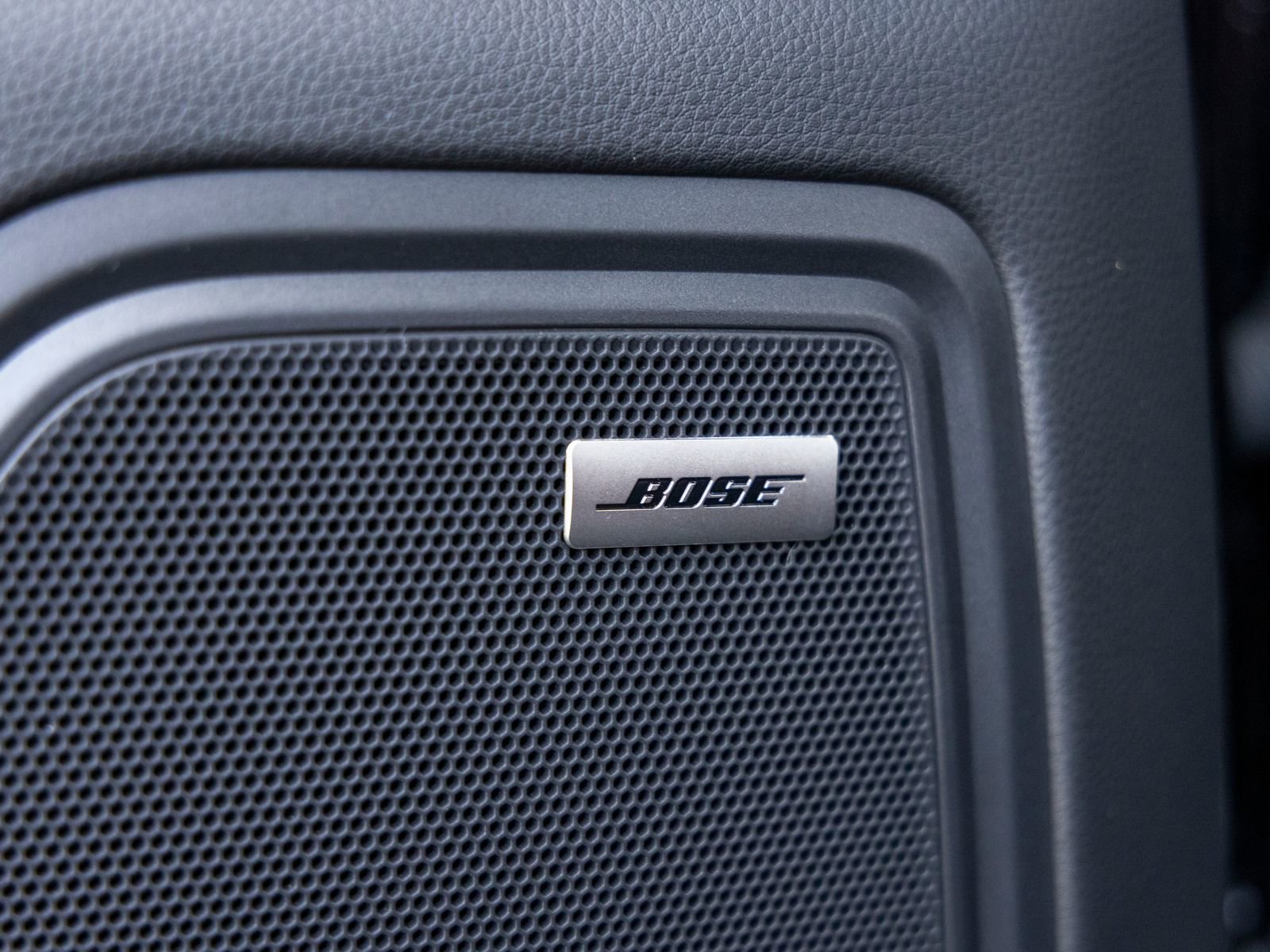 New 2025 Porsche Macan image 24