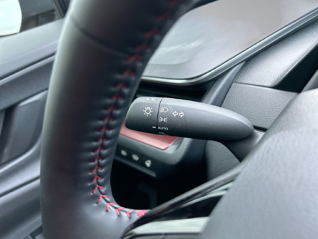 Certified 2025 Toyota Prius Plug-In Hybrid FWD image 21