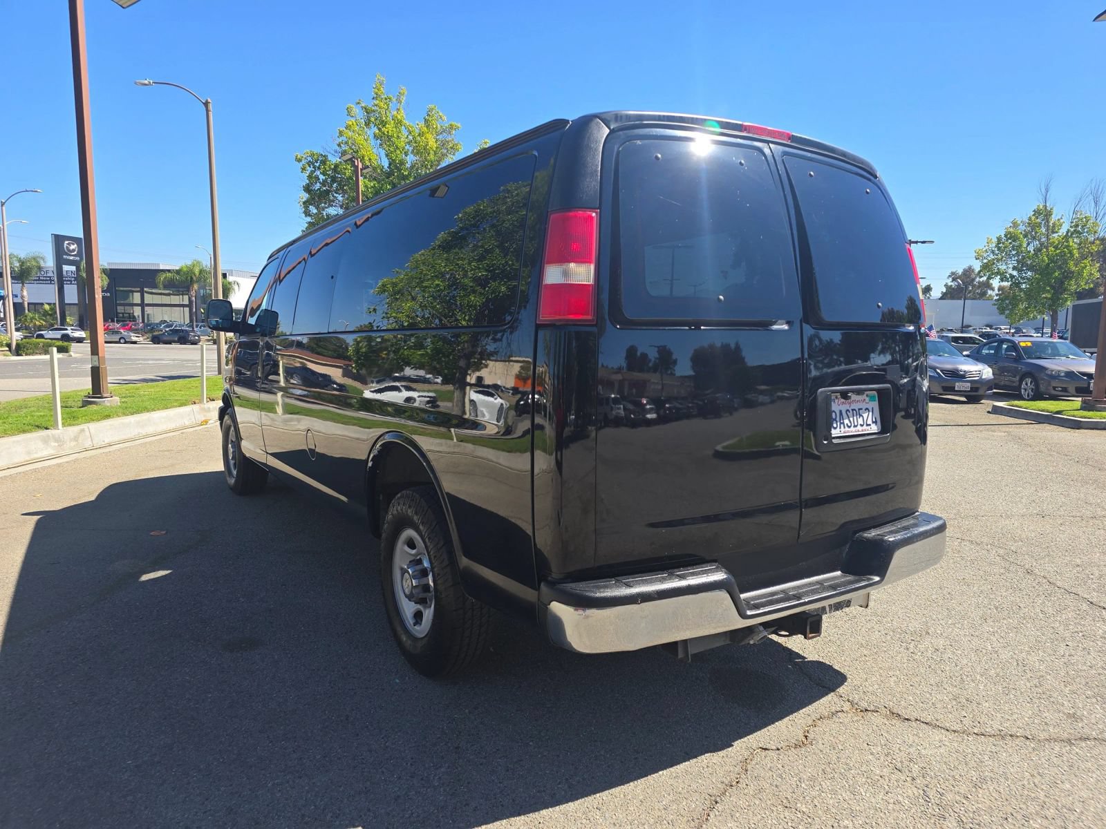 Used 2008 Chevrolet Express 3500 Extended Passenger w/ LT Preferred Equipment Group RWD image 7