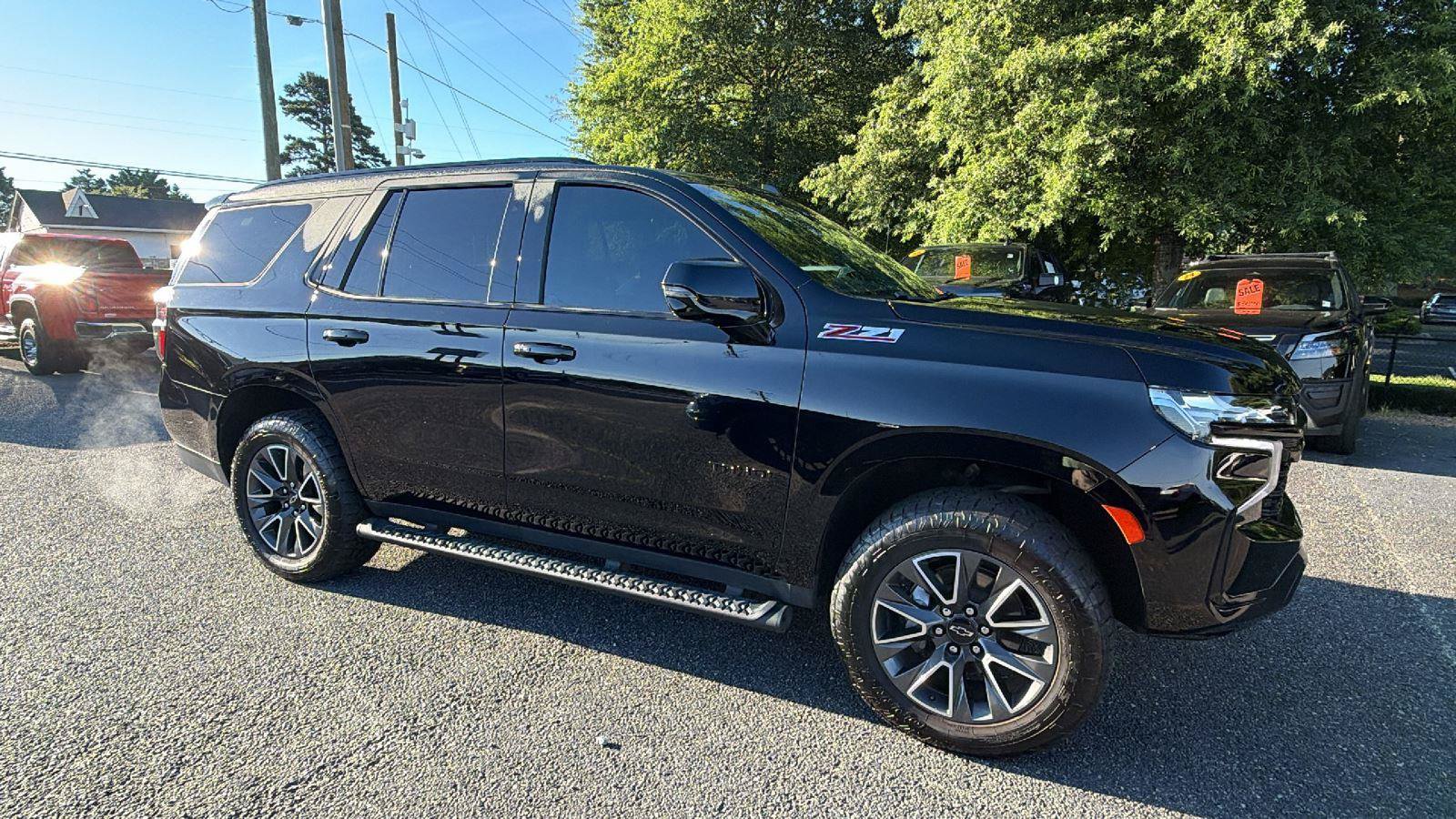 Used 2023 Chevrolet Tahoe Z71 w/ Luxury Package AWD/4WD image 7