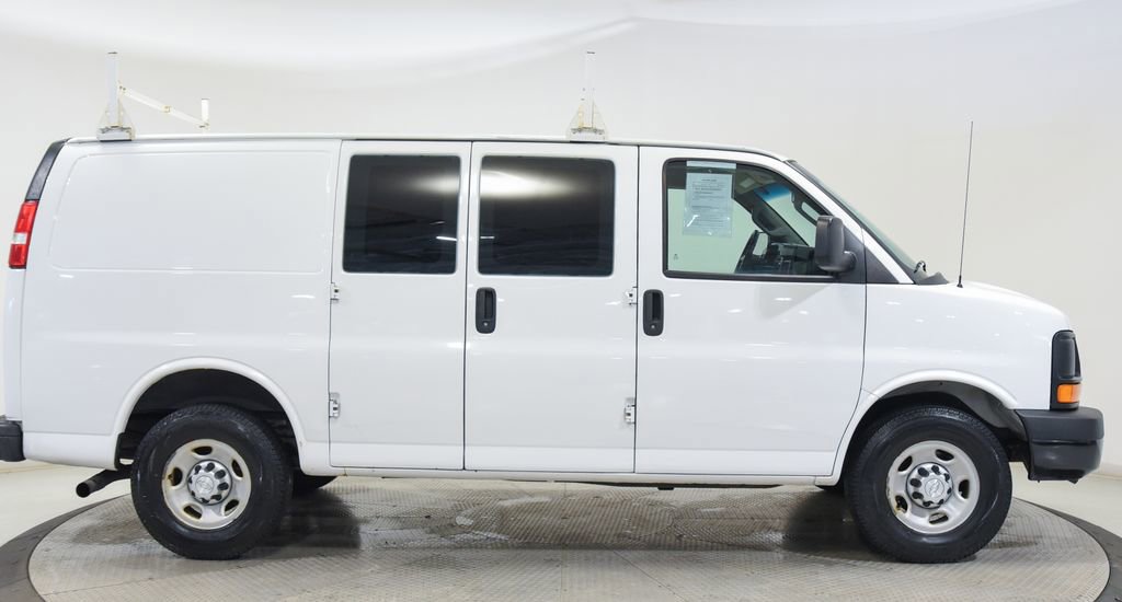Used 2016 Chevrolet Express 2500 RWD image 12
