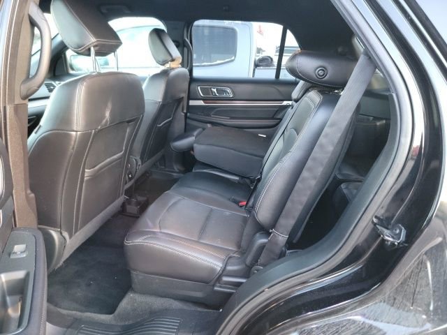 Used 2018 Ford Explorer Limited w/ Equipment Group 301A AWD/4WD image 6