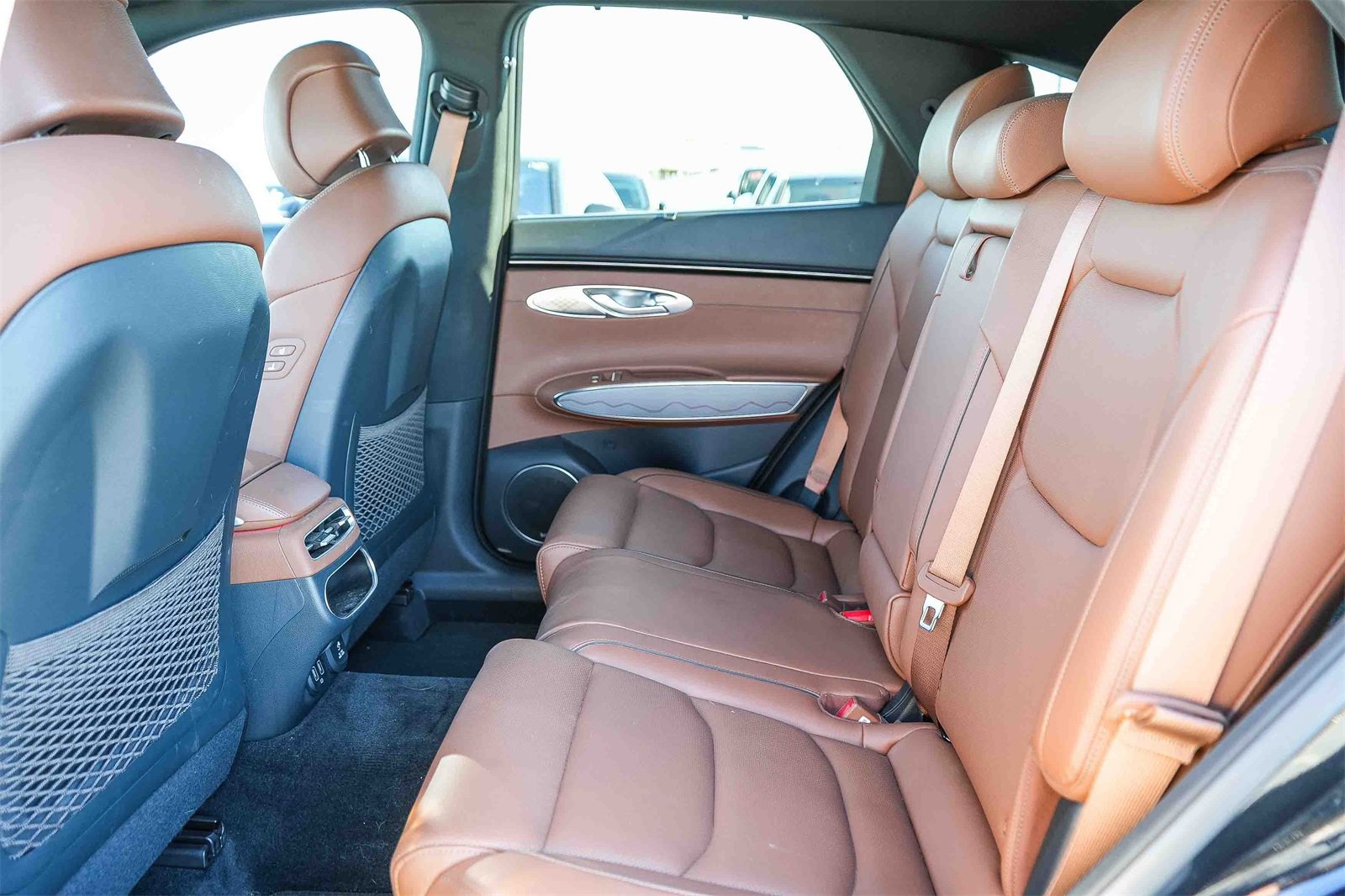 Used 2023 Genesis GV70 2.5T w/ Advanced Package image 18