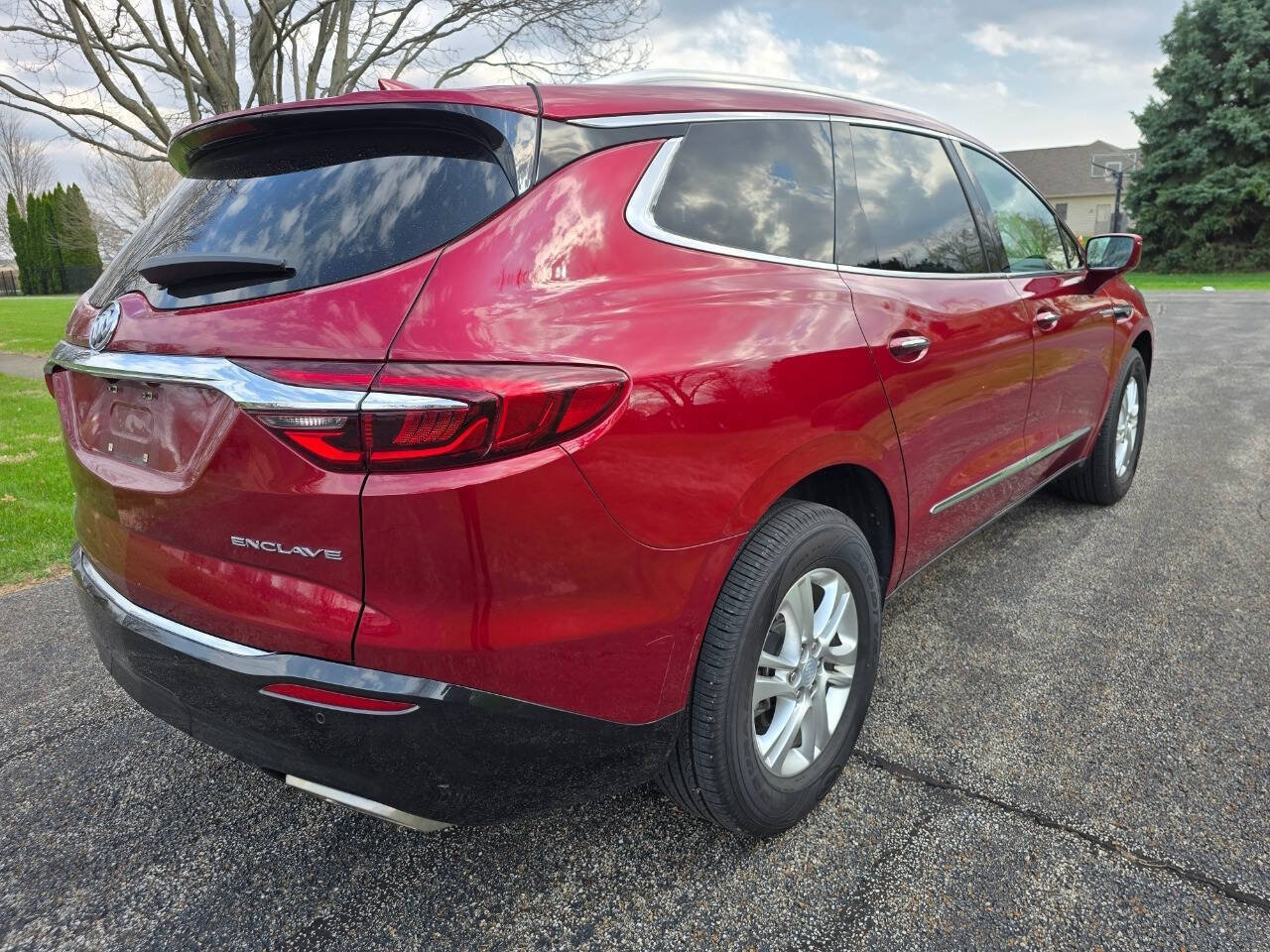 Used 2019 Buick Enclave Essence FWD image 12