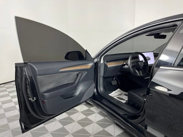 Used 2023 Tesla Model 3 Standard Range RWD image 17