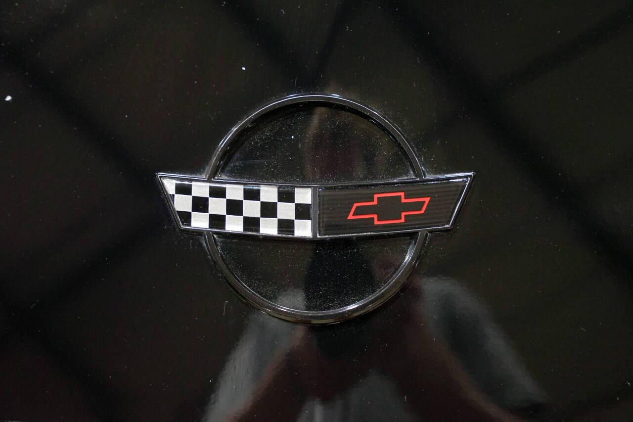 Used 1991 Chevrolet Corvette Coupe RWD image 21