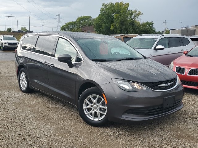 Used 2020 Chrysler Voyager LX FWD image 13