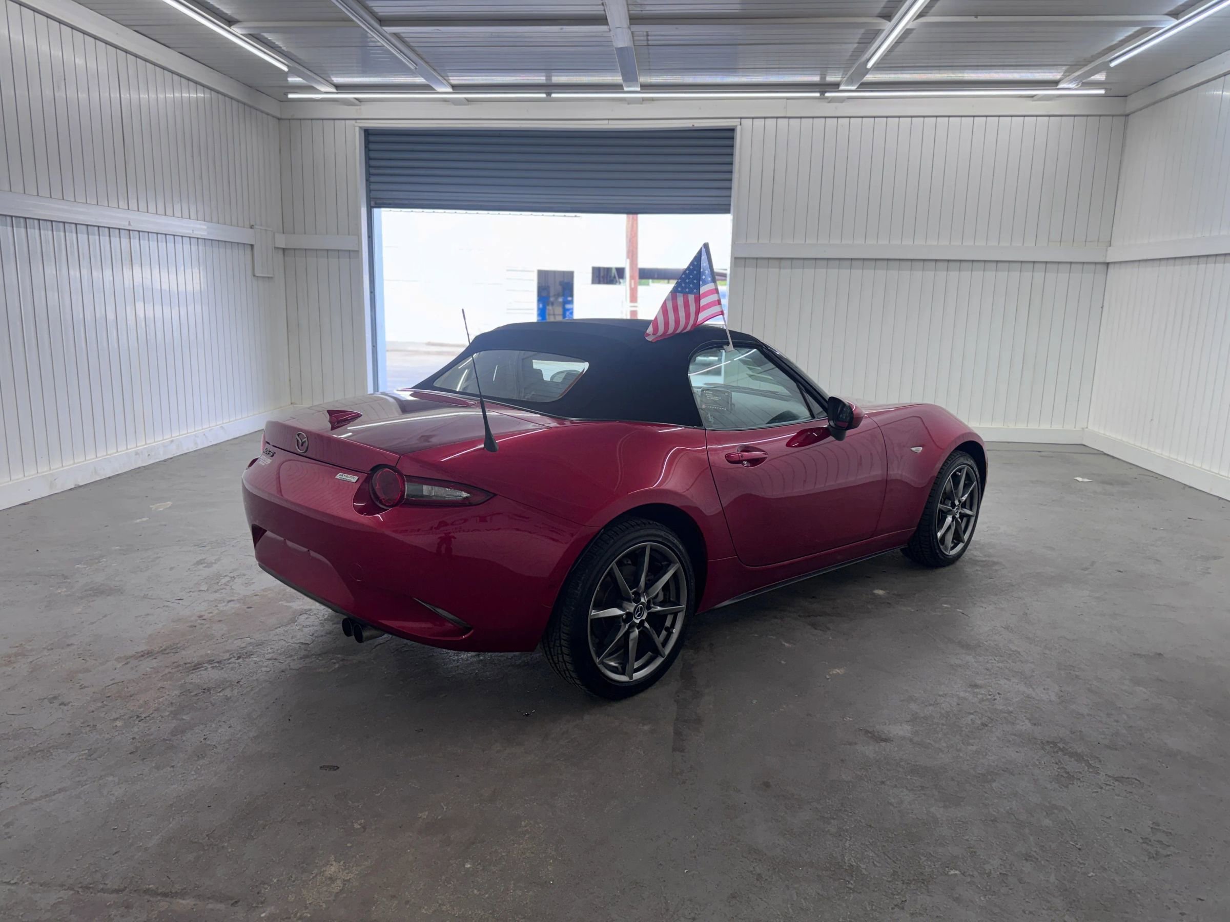 Used 2016 MAZDA MX-5 Miata Grand Touring RWD image 5