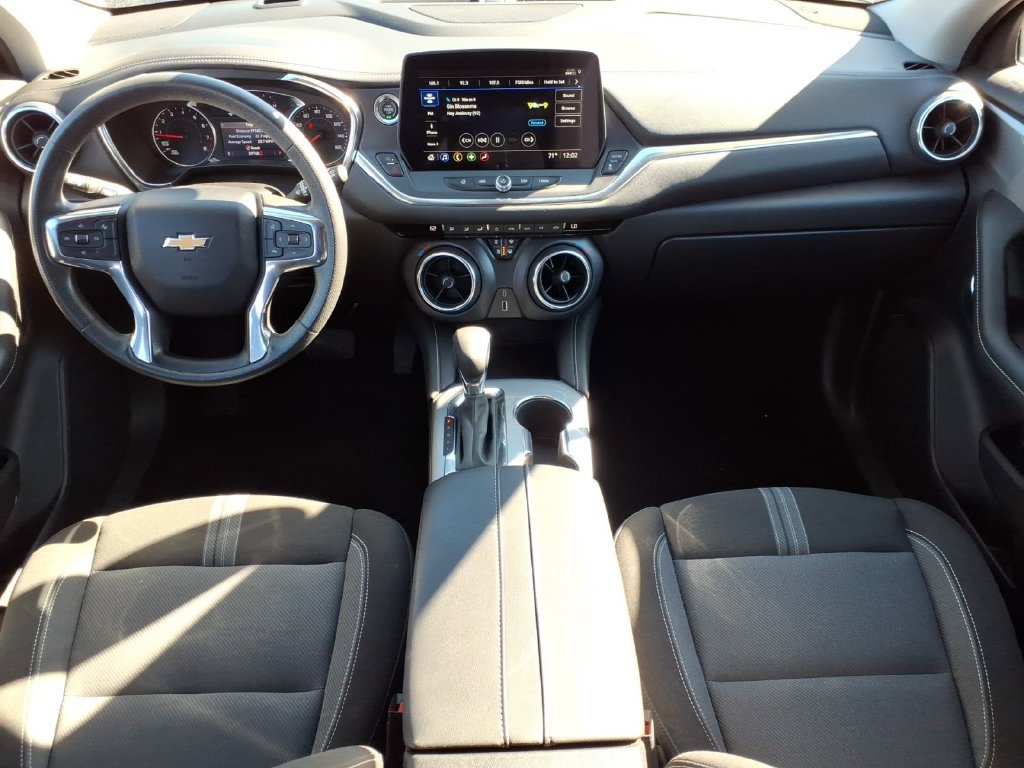 Used 2023 Chevrolet Blazer LT w/ Midnight/Sport Edition FWD image 11