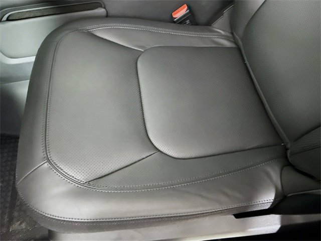 Certified 2025 Land Rover Defender 110 V8 image 22