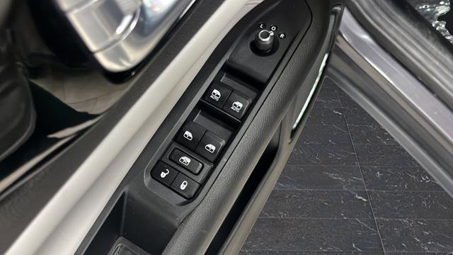 Used 2024 Jeep Compass Limited w/ Sun and Sound Group AWD/4WD image 22
