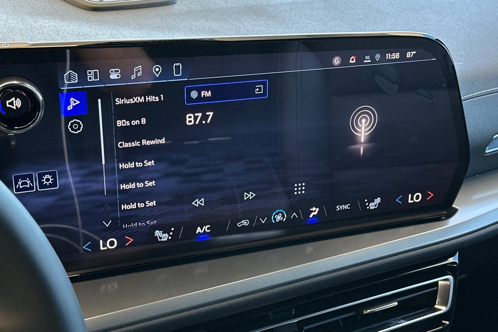 New 2026 Chevrolet Traverse LT w/ Enhanced Driving Package image 19