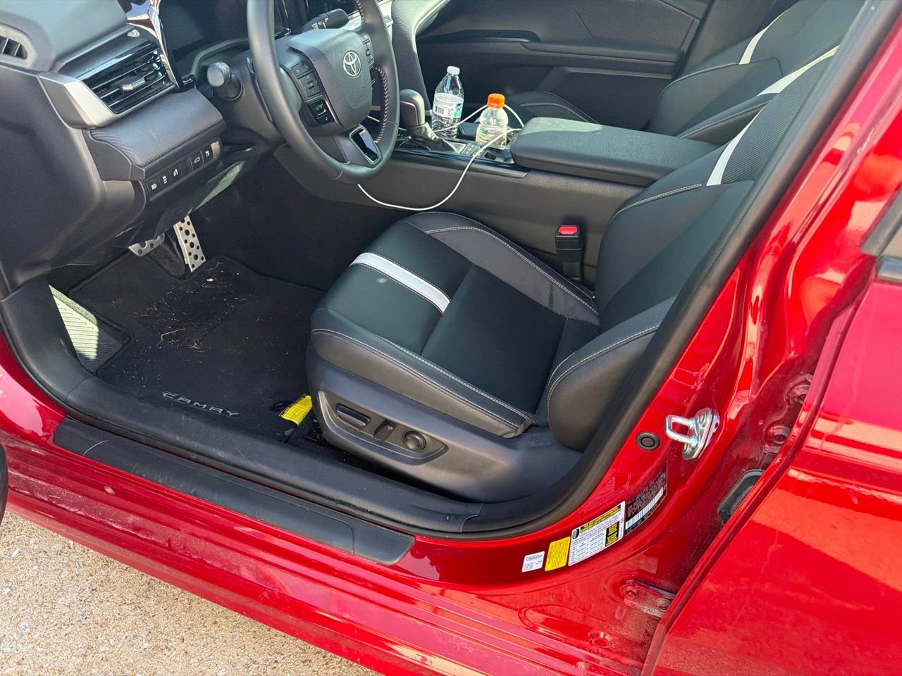 Used 2026 Toyota Camry SE w/ Multimedia Upgrade Package FWD image 5