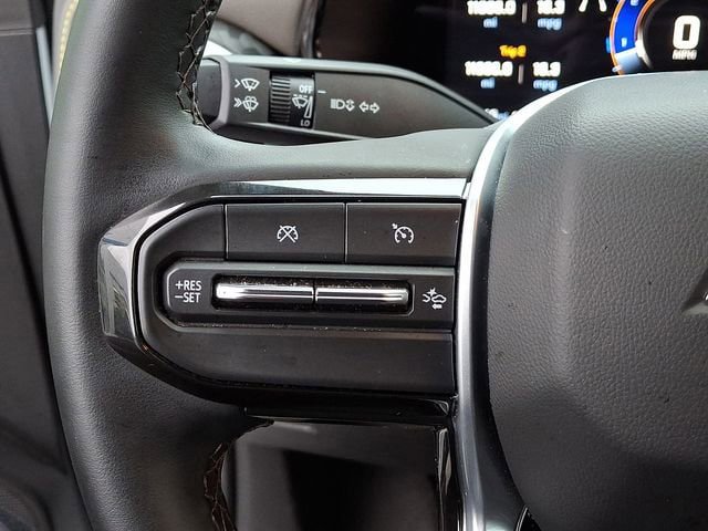Used 2024 Chevrolet Colorado ZR2 w/ Safety Package AWD/4WD image 35