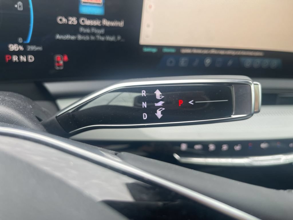 Certified 2025 Cadillac Optiq Sport 1 AWD/4WD image 33