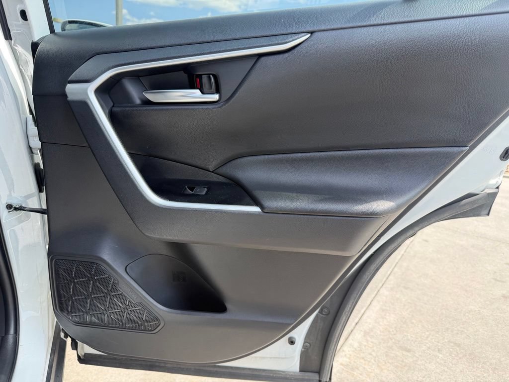 Used 2025 Toyota RAV4 XLE AWD/4WD image 26