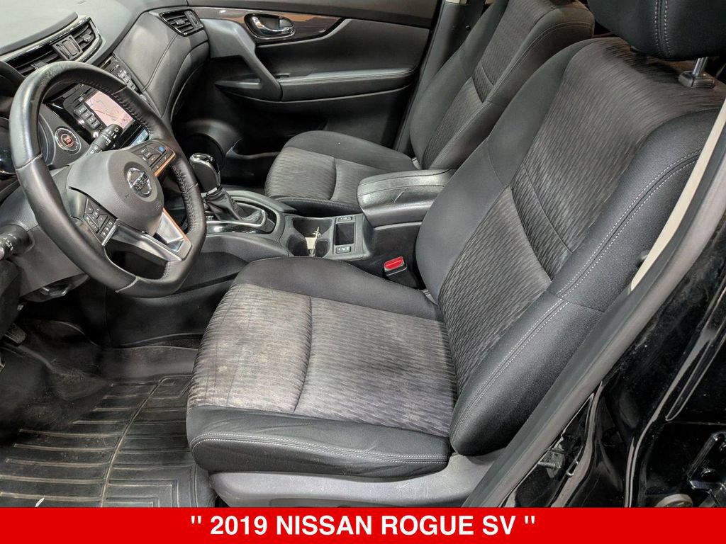 Used 2019 Nissan Rogue SV w/ Sun & Sound Touring Package AWD/4WD image 12