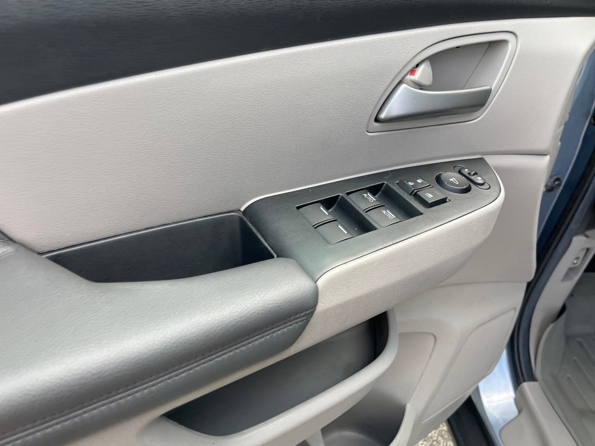 Used 2013 Honda Odyssey EX-L image 16