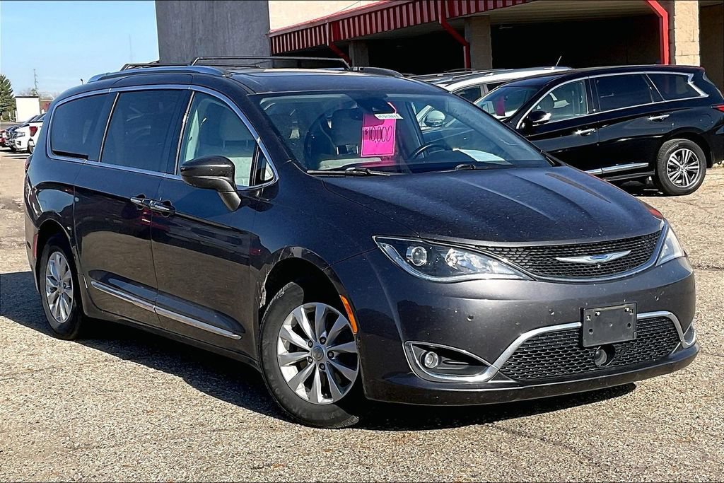Used 2018 Chrysler Pacifica Touring-L Plus w/ Advanced Safetytec Group FWD image 1