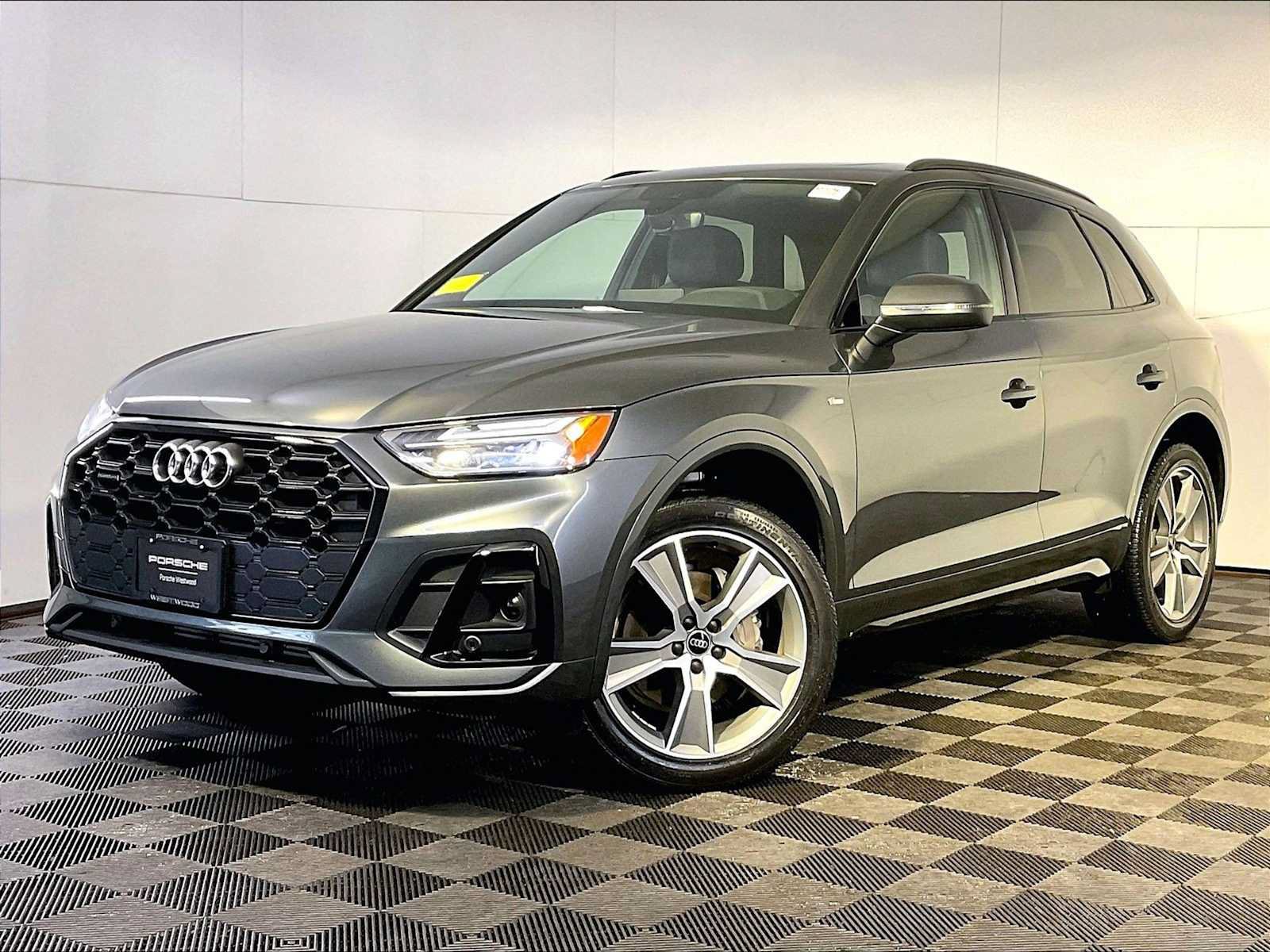 Used 2025 Audi Q5 2.0T Premium w/ Convenience Plus Package