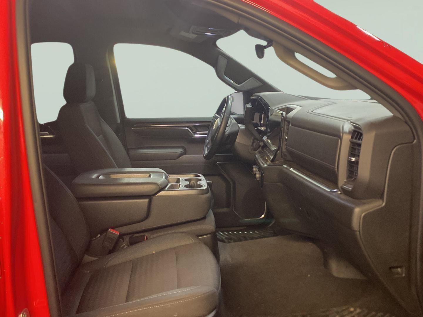Used 2023 Chevrolet Silverado 1500 LT AWD/4WD image 11