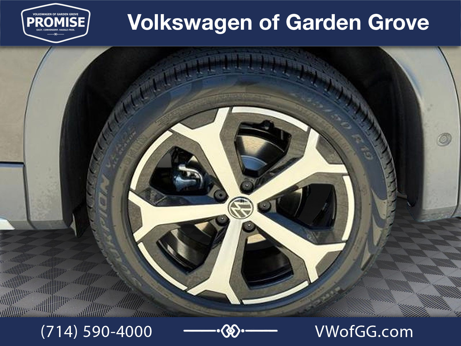 New 2026 Volkswagen Tiguan SE FWD image 8