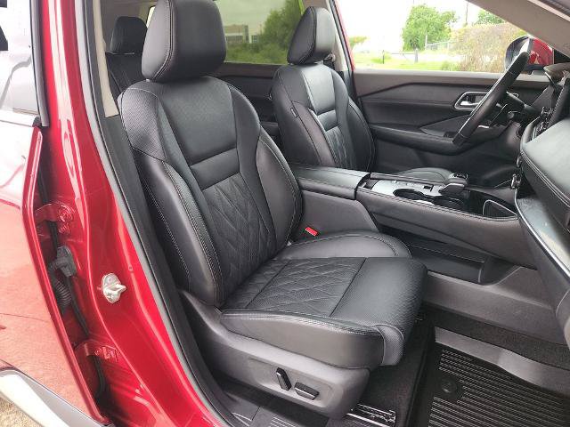 Certified 2023 Nissan Rogue Platinum w/ Platinum Premium Package FWD image 16