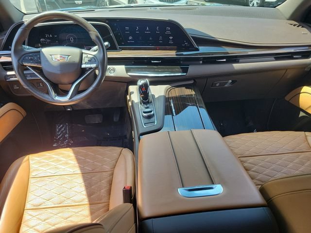 Used 2021 Cadillac Escalade Premium Luxury AWD/4WD image 15