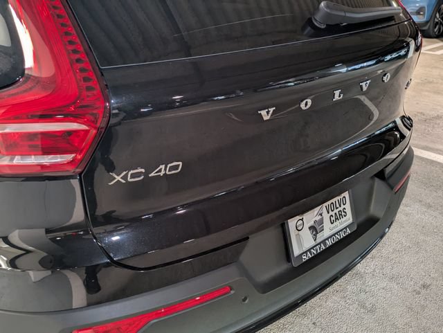 New 2026 Volvo XC40 B4 Core w/ Protection Package FWD image 10