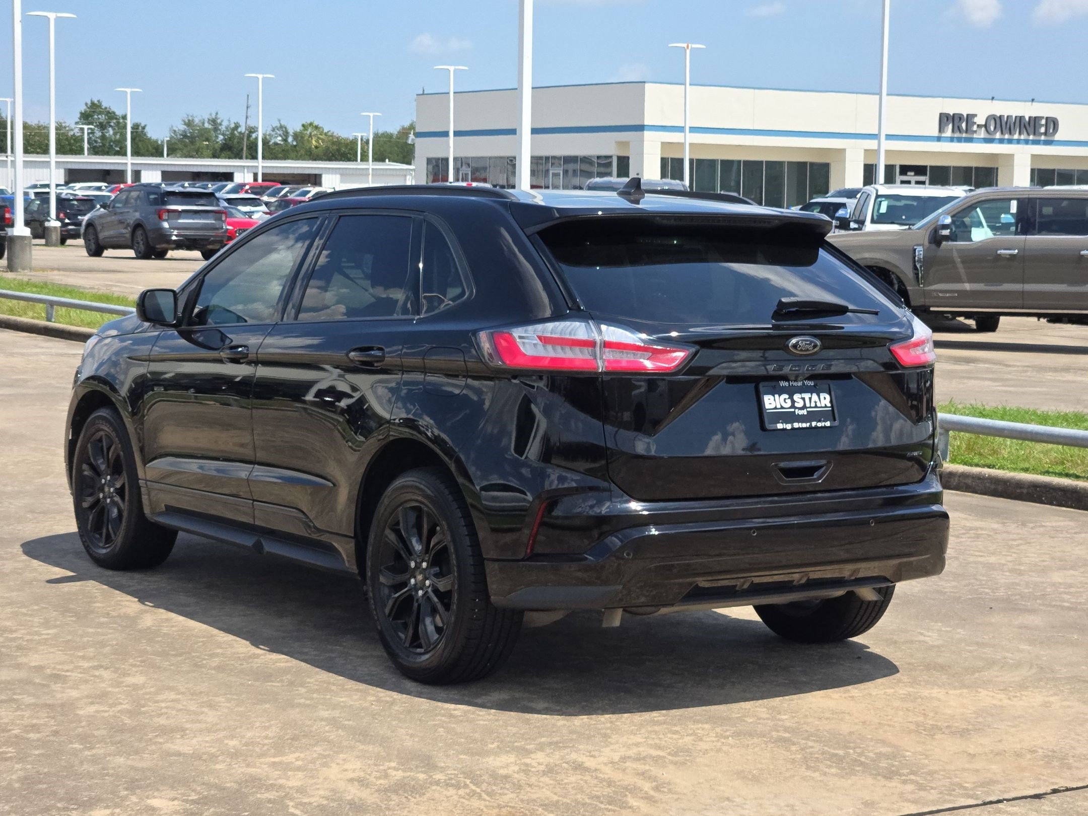 Used 2024 Ford Edge SE w/ Black Appearance Package AWD/4WD image 7