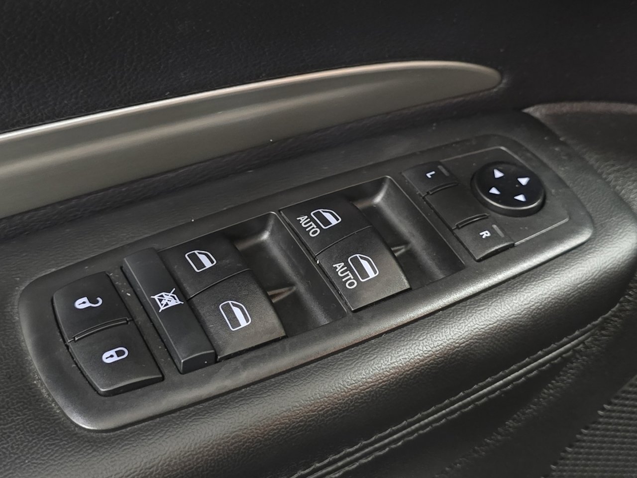 Used 2019 Dodge Durango SXT image 22