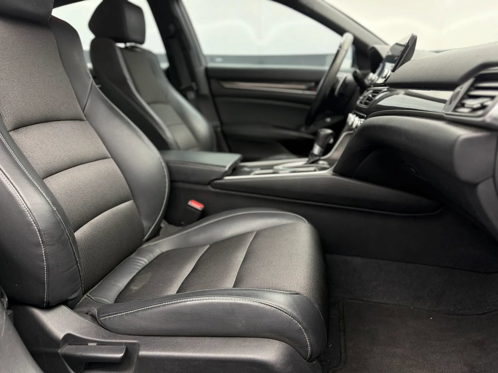 Used 2018 Honda Accord Sport image 18