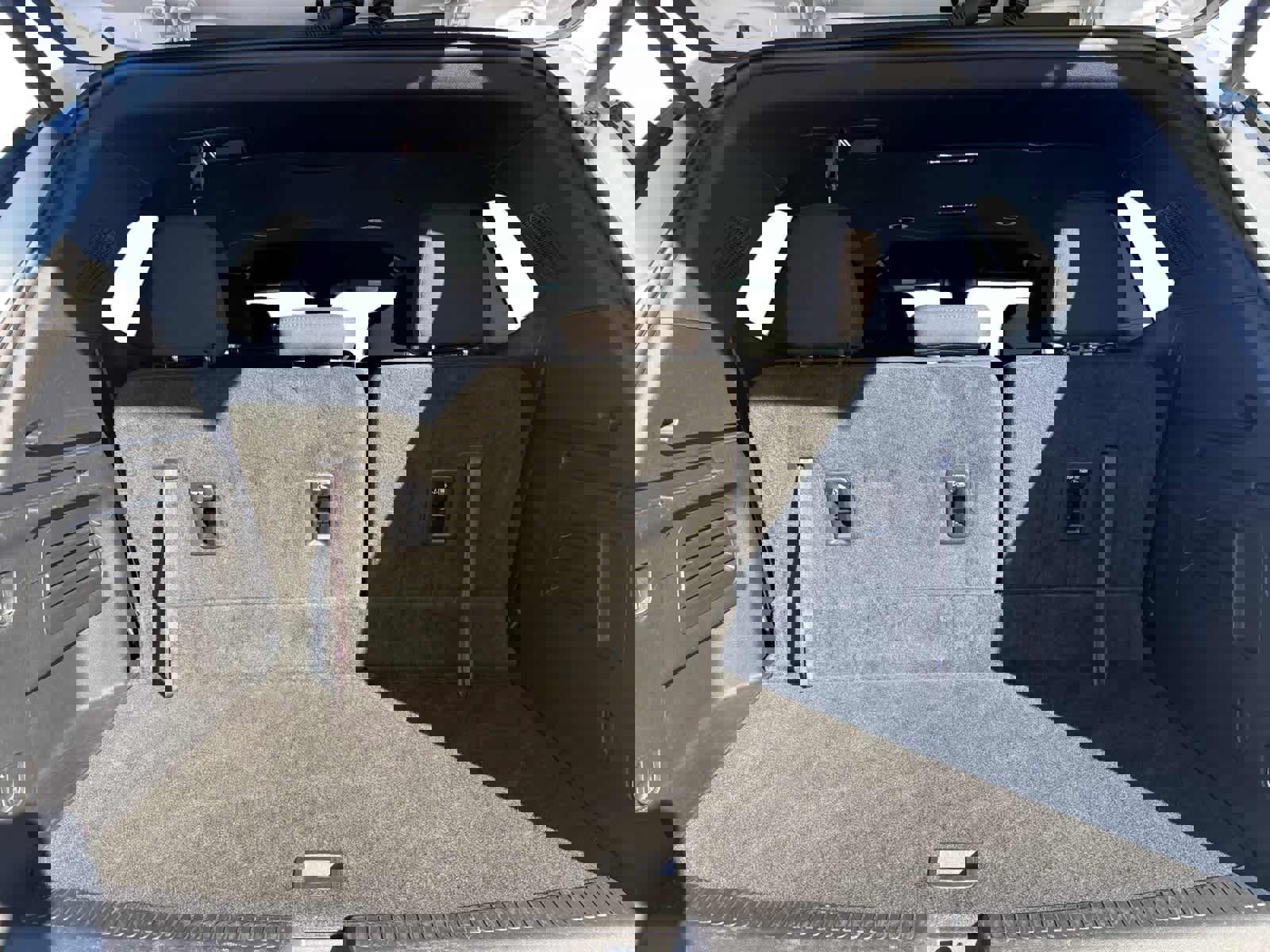 Used 2025 GMC Acadia Elevation image 18