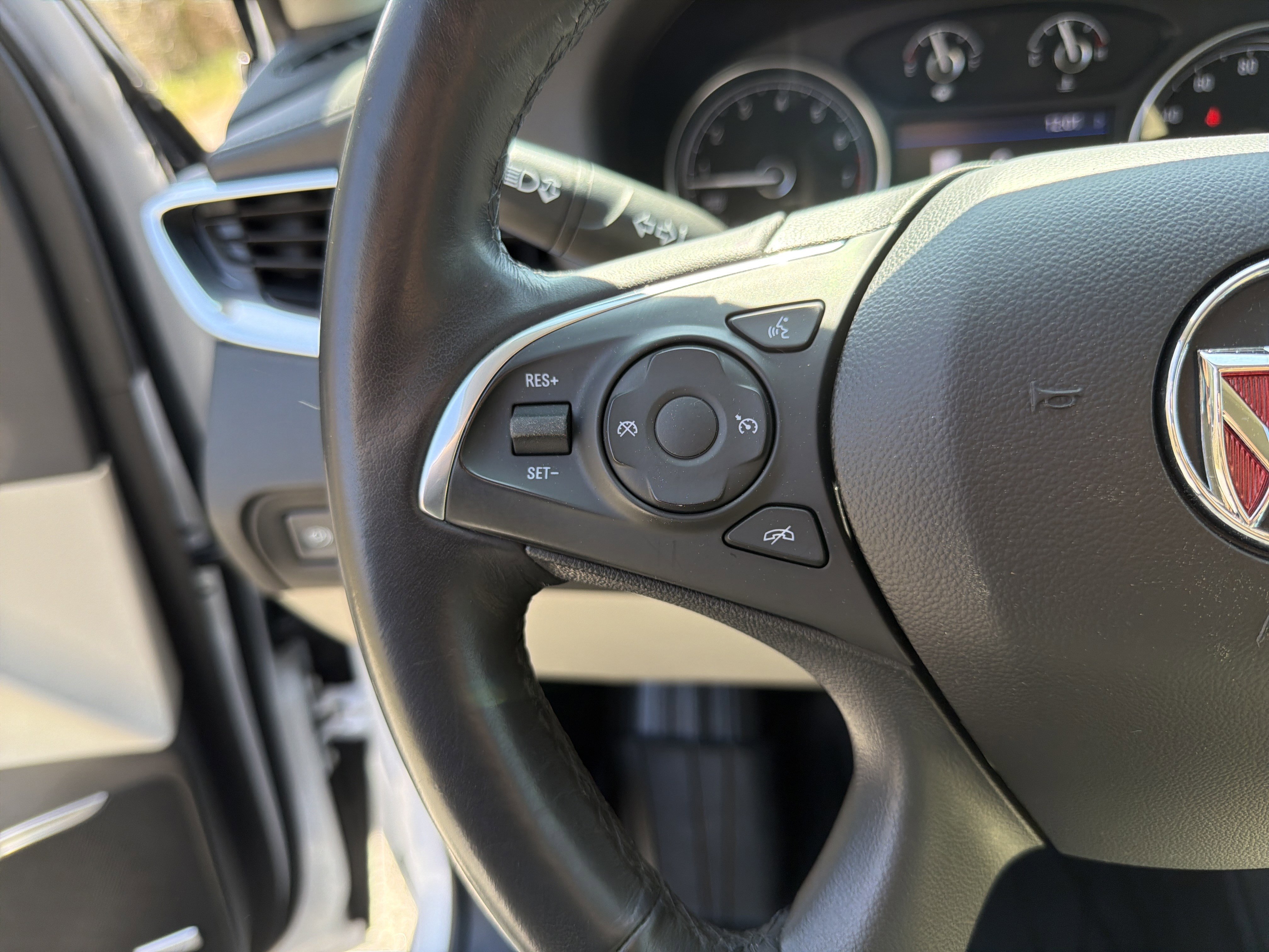 Used 2020 Buick Enclave Essence w/ Sound and Sites Package image 33