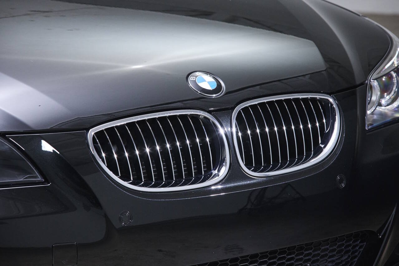 Used 2006 BMW M5 RWD image 40