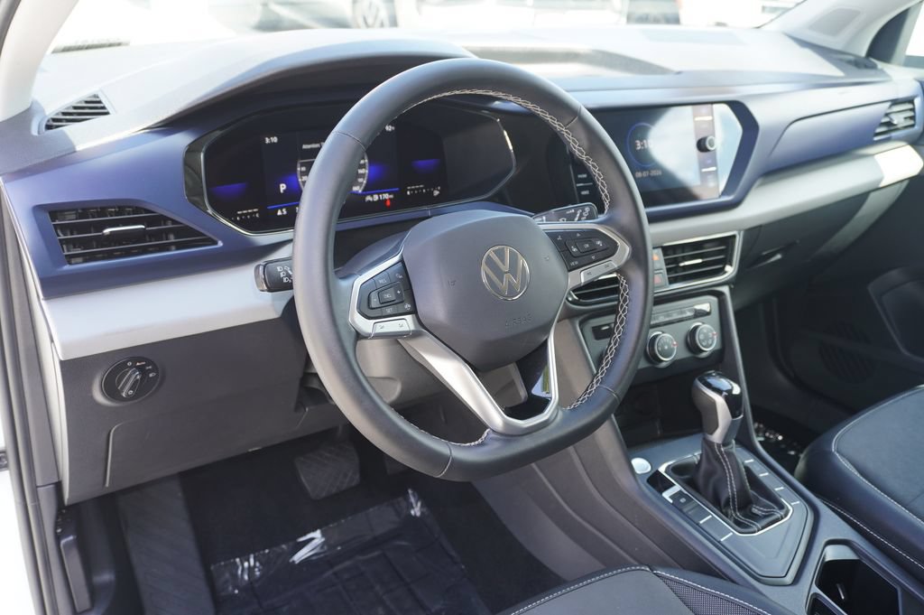 Used 2022 Volkswagen Taos SE FWD image 12